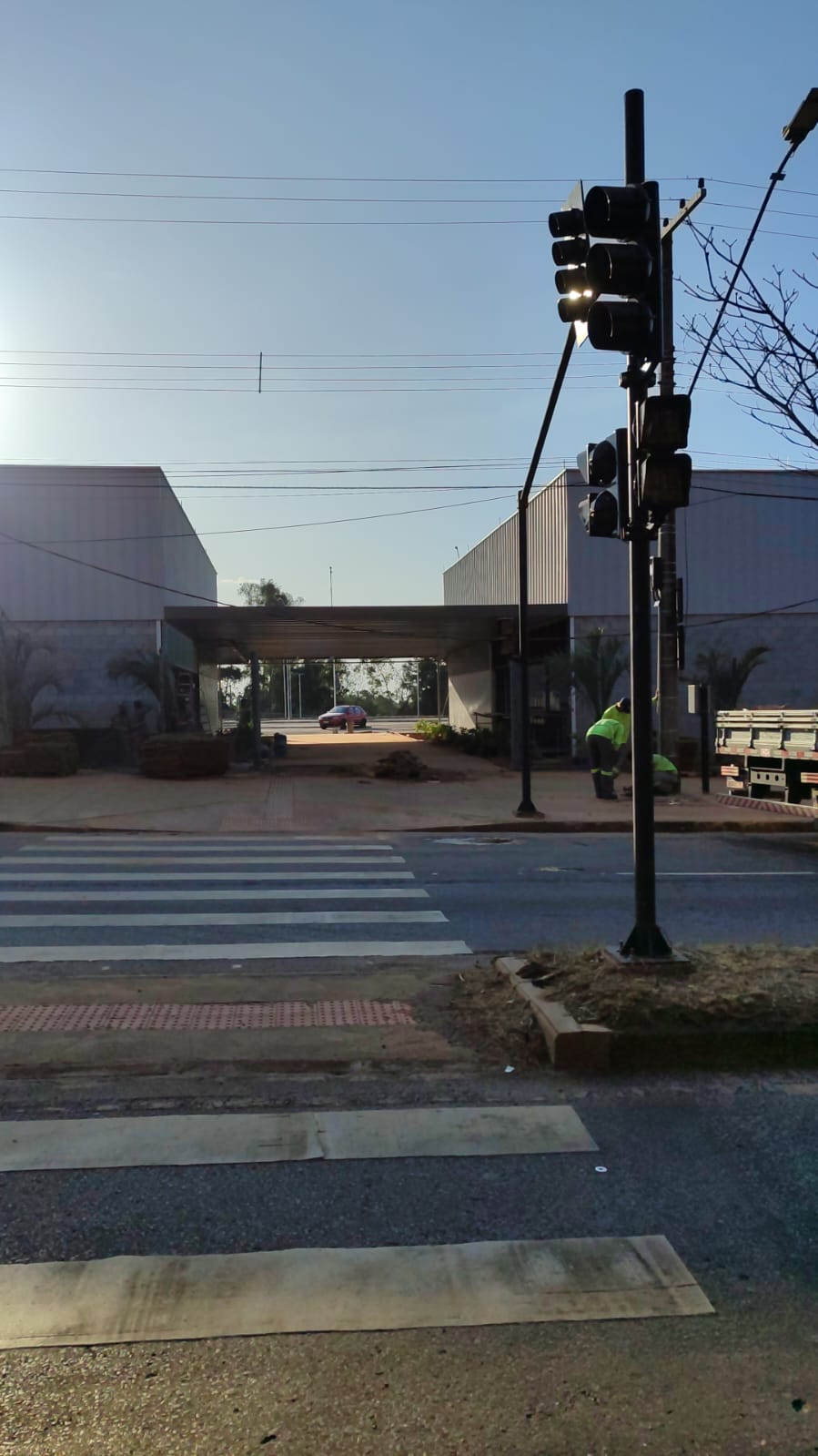 SINALIZAÇÃO SEMAFORICA NA AV WALDYR SOEIRO EMRICH - BELO HORIZONTE - MG