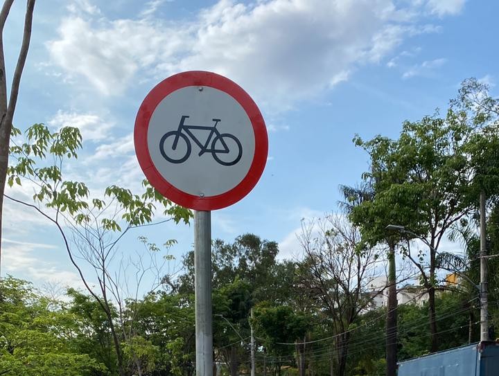 Placa de Circulacao Exclusiva de Bicicletas