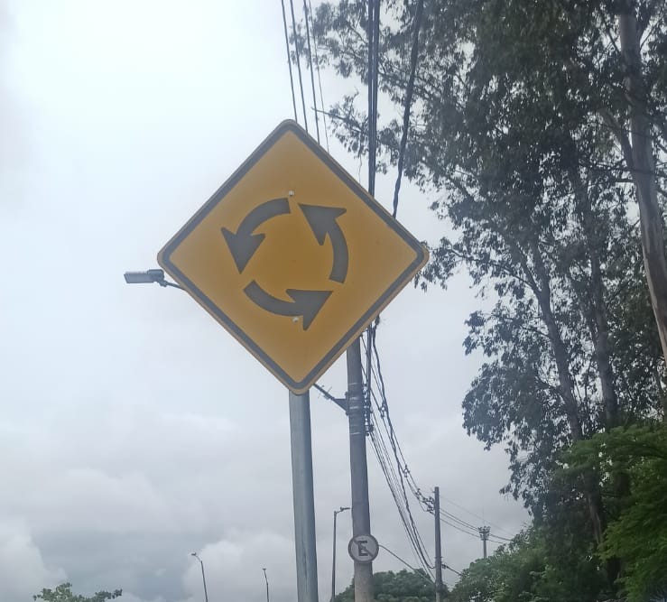 Placa de Intercecão em Círculo