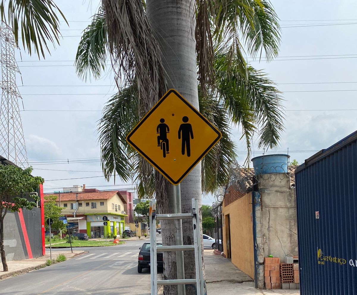 Placa de Trânsito Compartilhado por Ciclistas